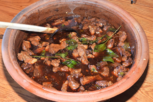 sri lankan black pork curry